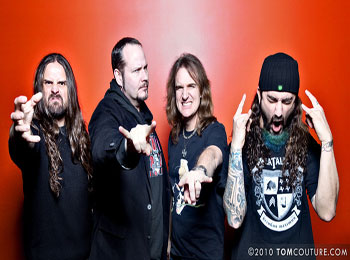 Imagem da notícia: Hail! tocando classicos do Heavy Metal