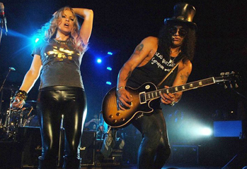 Imagem da notícia: Slash: Confira vídeos da performance no Festival Sunset Strip Music