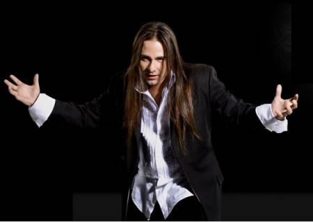 Imagem da notícia: Andre Matos fala sobre a fase atual da carreira