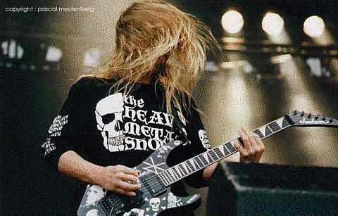 Imagem da notícia: Guitarrista do Slayer faz pausa na carreira para tratar doença rara