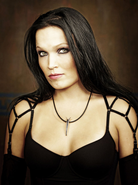 Imagem da notícia: Tarja Turunen em entrevista na Playboy: 'Nunca senti nenhuma dificuldade por ser mulher no heavy metal'