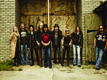 Imagem da notícia: Lynyrd Skynyrd: Ouça o novo álbum "Last Of A Dyin' Breed" na íntegra