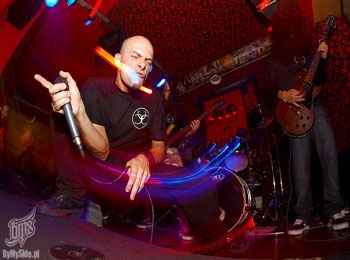 Imagem da notícia: Uganga revela título de novo álbum de estúdio e lança documentário sobre sua primeira turnê européia
